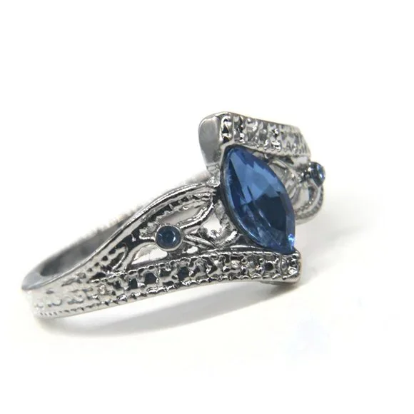 Silver ring with Sapphire blue. - Picture 3 of 3